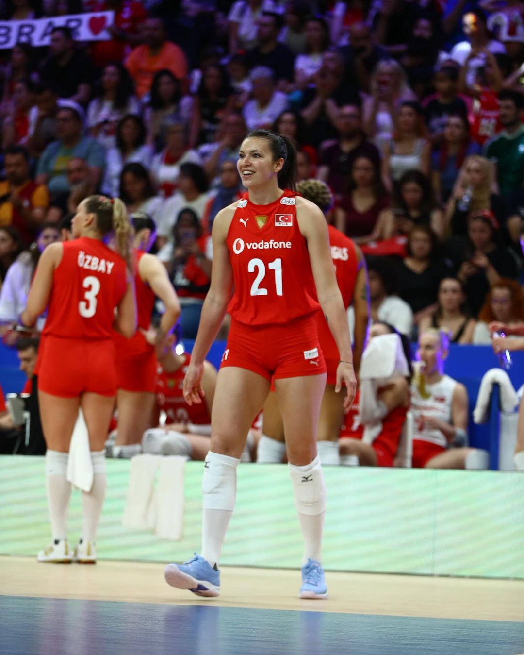 Beyza Arıcı: A Stellar Middle Blocker for Eczacıbaşı VitrA and the Turkish National Team