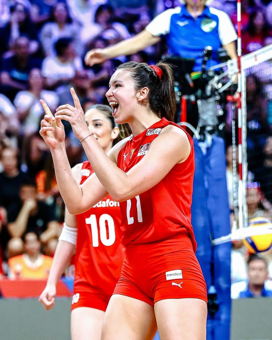 Beyza Arıcı: A Stellar Middle Blocker for Eczacıbaşı VitrA and the Turkish National Team