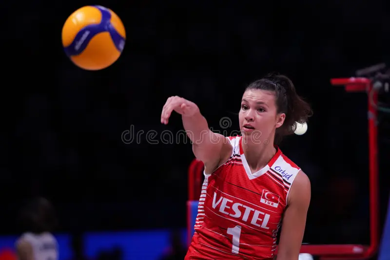 Beyza Arıcı: A Stellar Middle Blocker for Eczacıbaşı VitrA and the Turkish National Team